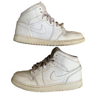 2019 Nike Air Jordan 1 Mid Triple White Size 6.5